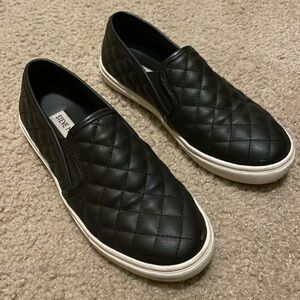 Black Steve Madden slip on sneakers